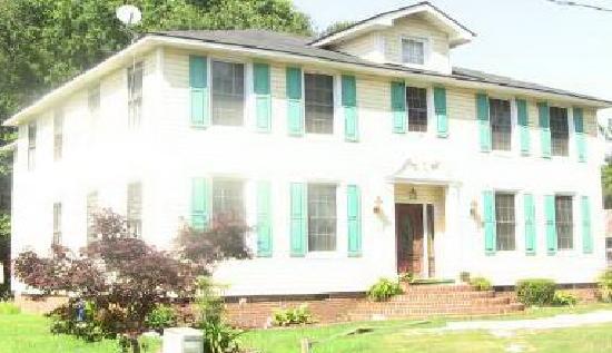 309 E Nash St, Elm City, NC 27822 