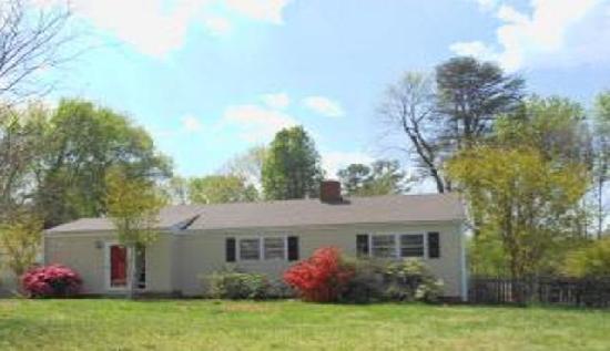 2601 Fernwood Dr, Greensboro, NC 27408 