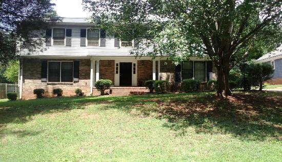 5426 Green Moss Lane, Charlotte, NC 28208 