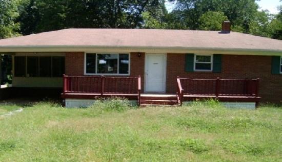 305 Horneytown Rd, High Point, NC 27265 