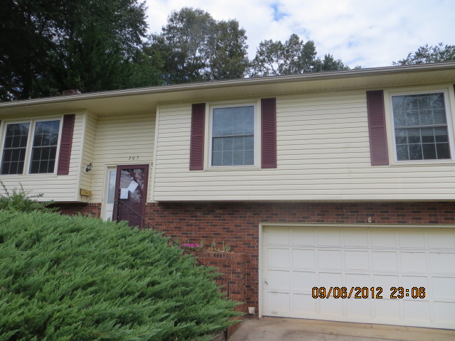 205 Willowbrook Dr, Morganton, NC 28655 