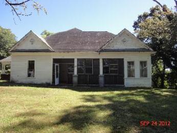 648 Riverside Dr, Eden, NC 27288 