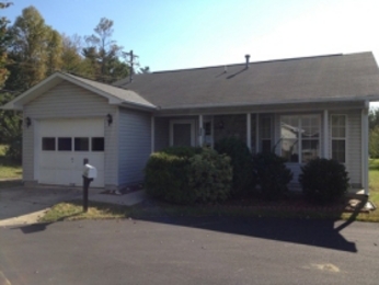 484 N Woodfield Ct, Hendersonville, NC 28791 