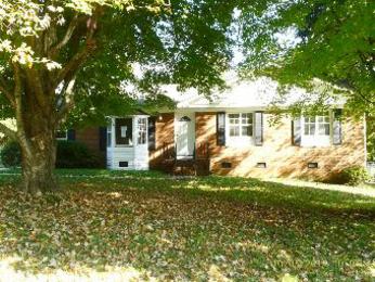 205 Cheltenham Dr, Winston Salem, NC 27103 