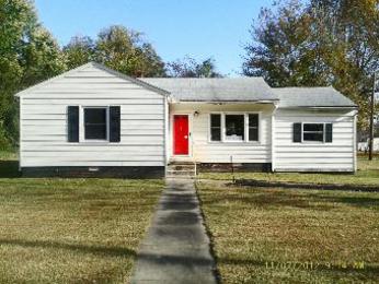 213 W Gilbreath St, Graham, NC 27253 