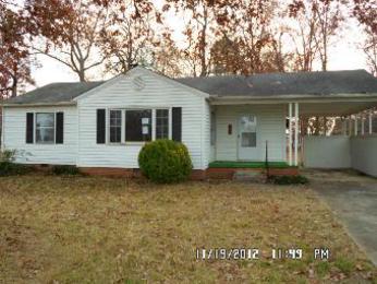 215 Royal Oaks St, Thomasville, NC 27360 