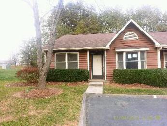 608 Rock Garden Cir, Winston Salem, NC 27104 