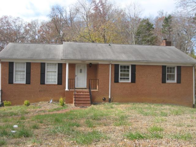 3301  BLACKVINE DRIVE, MATTHEWS, NC 28105 