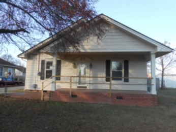 406 W E St, Erwin, NC 28339 