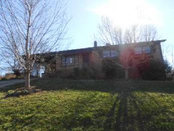 1212 E I St, Newton, NC 28658 