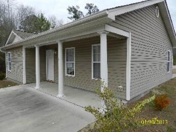 722 N Wright St, Burgaw, NC 28425 