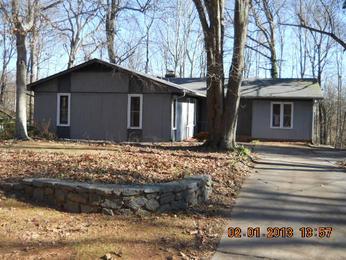 318 Foxcroft Dr, Winston Salem, NC 27103 