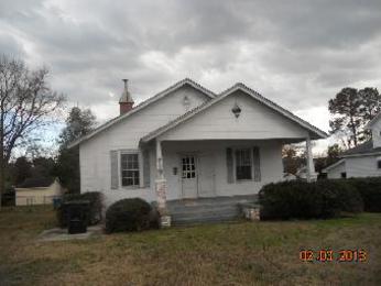 303 E J St, Erwin, NC 28339 