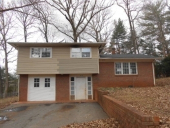 3843 Idlewood Acre Rd, Hickory, NC 28601 