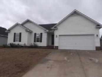 1469 Avoncroft Dr, Fayetteville, NC 28306 