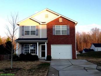 916 River Trail Rd, Lowell, NC 28098 