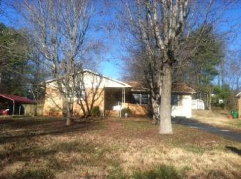 6109 Eagle Peak Dr, Charlotte, NC 28214 