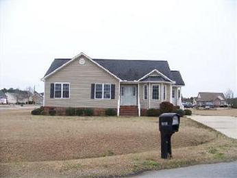 2100 Starnes Ct, Greenville, NC 27834 