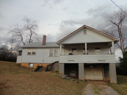 6 Wise Rd, Candler, NC 28715 