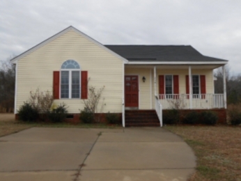 215 Trinity Dr, Snow Hill, NC 28580 