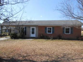 708 Ashley Dr, Laurinburg, NC 28352 