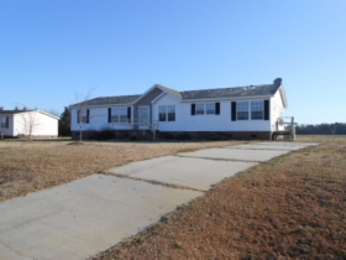 105 Serenity Lake Dr, Clinton, NC 28328 