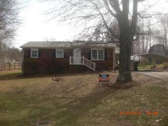 2105 Smith St, Reidsville, NC 27320 