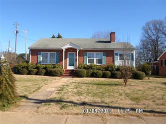 223 S 3rd Ave, Siler City, NC 27344 