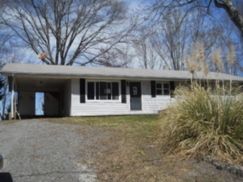 4880 Nc 268 Hwy E, Pilot Mountain, NC 27041 
