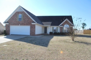 103 Cookshire Dr, Raeford, NC 28376 