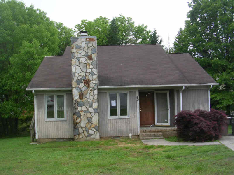 10 Pyrus Court, Greensboro, NC 27401 