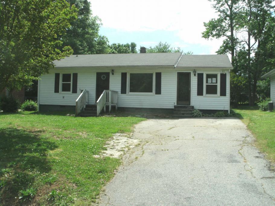 176 Thorpe St, Henderson, NC 27536 