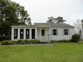208 Kenneth Blvd, Havelock, NC 28532 