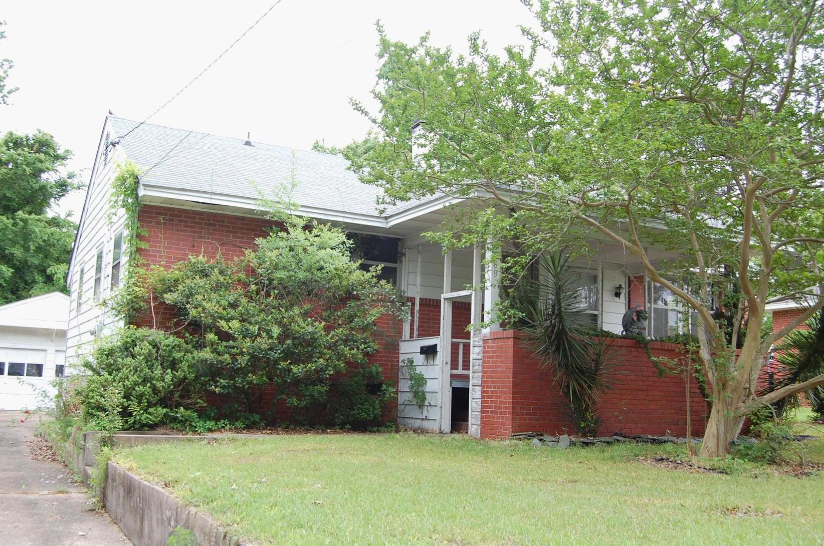 469 Mcrae Dr, Fayetteville, NC 28305 