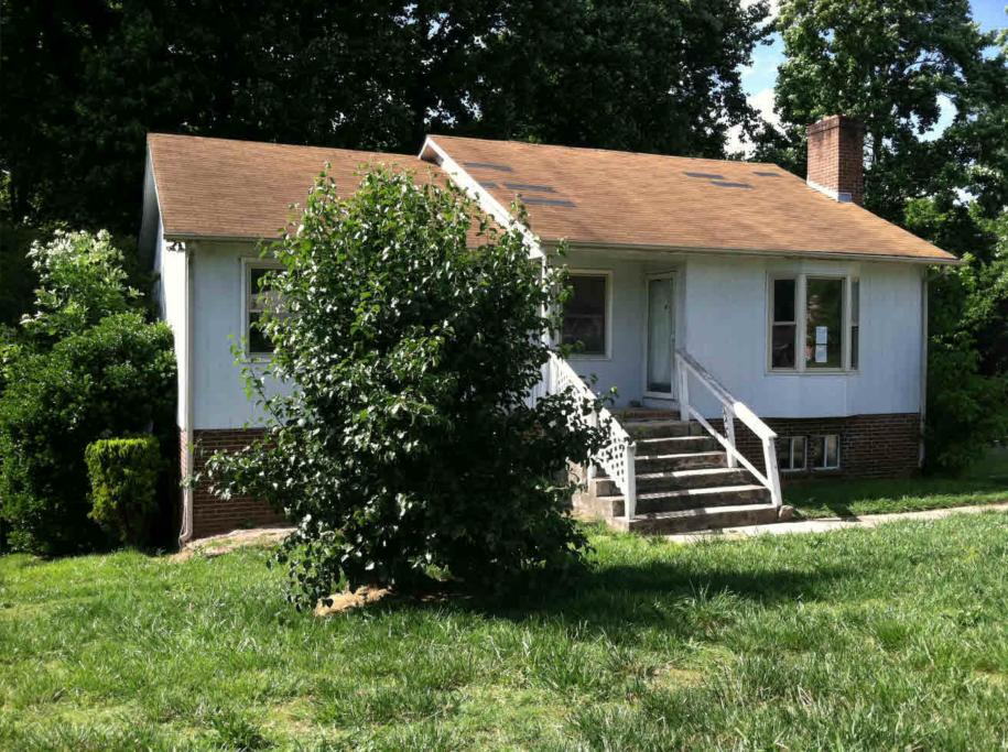 1907 Wickham Ave, High Point, NC 27265 