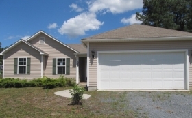 325 Woodgreen Drive, Aberdeen, NC 28315 