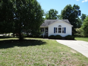 209 Southland Dr, Zebulon, NC 27597 