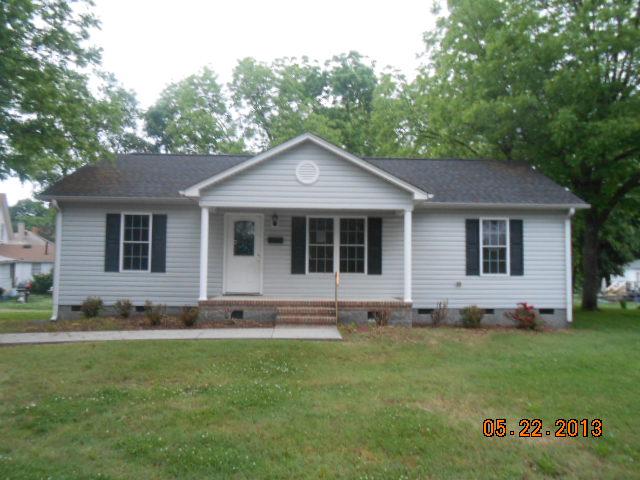 201 Elmira St, Burlington, NC 27217 