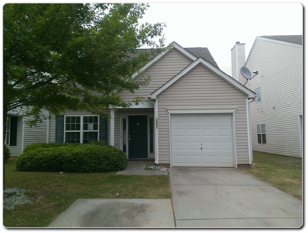 2805 Reid Meadows Dr, Charlotte, NC 28214 