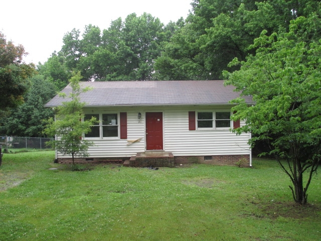 20 Hodges Dr, Thomasville, NC 27360 