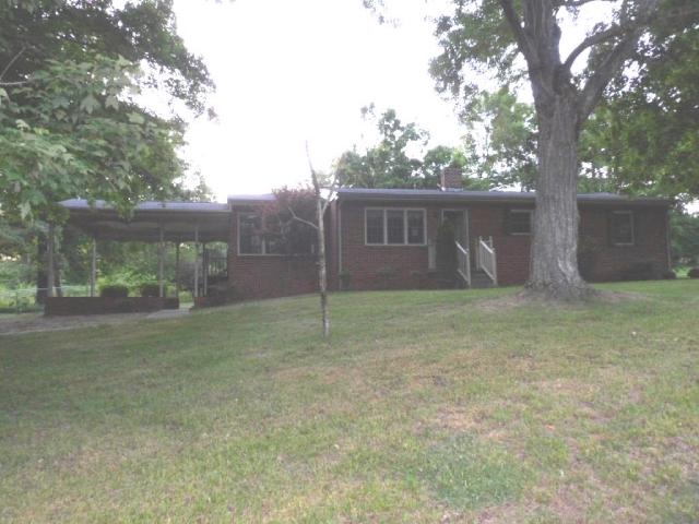 830 Sunset Dr, Graham, NC 27253 