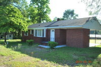 611 S Main St, Fairmont, NC 28340 