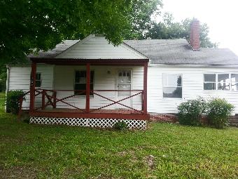 138 E Side Dr, Mount Airy, NC 27030 