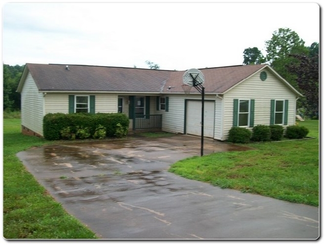 2975 Country Crossing Dr, Lincolnton, NC 28092 