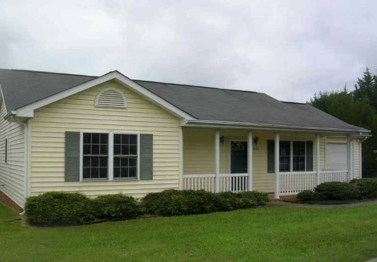 1474 Sir Charles Dr, Clemmons, NC 27012 