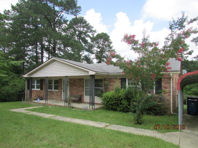 820 Oakcrest Drive, Fayetteville, NC 28301 