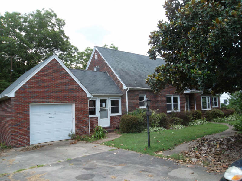 2660 Darrow Road, Walkertown, NC 27051 