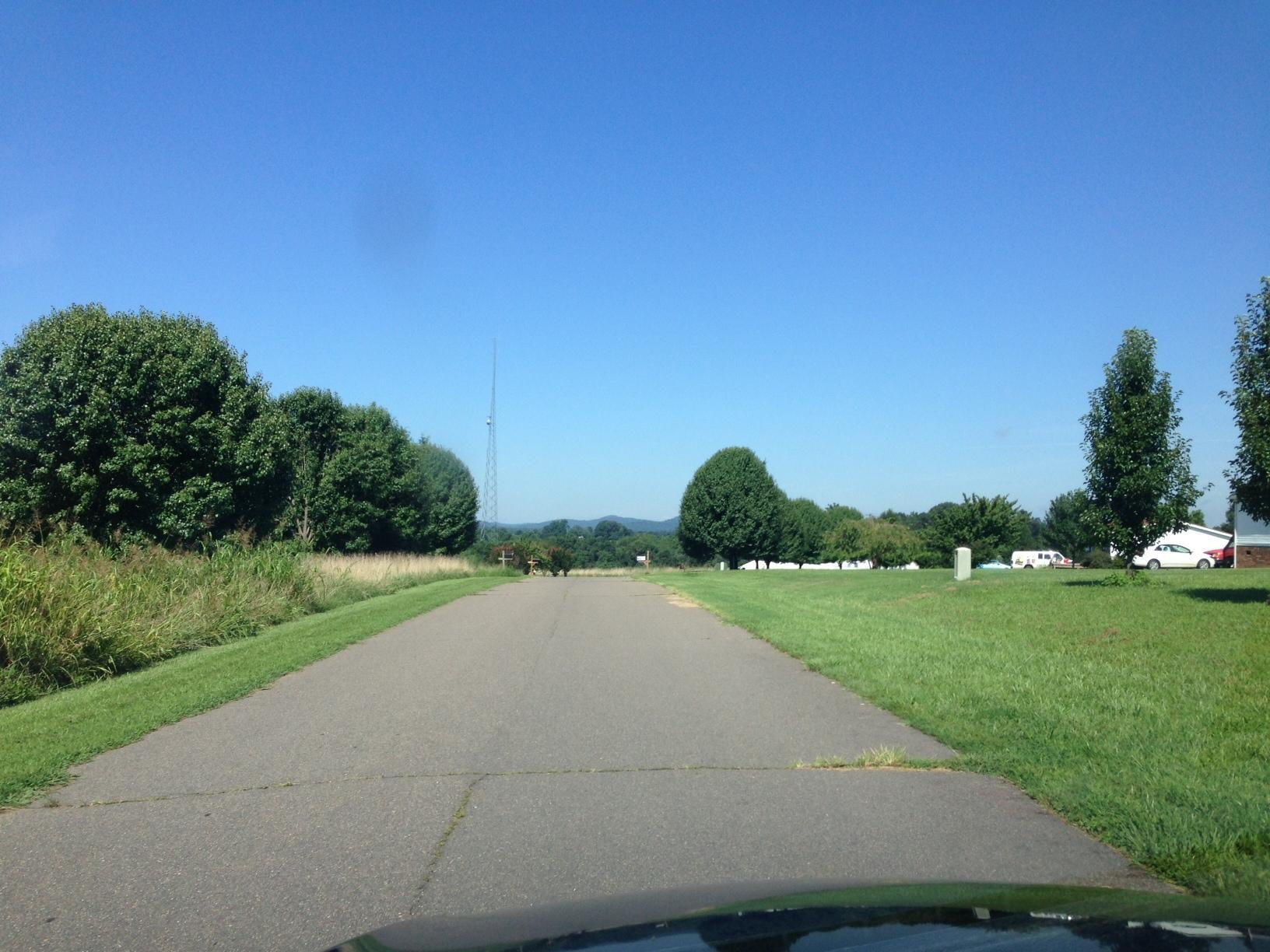 1012 Pine Ridge Dr, Hamptonville, NC 27020 