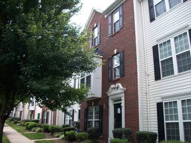 9712 Blossom Hill Dr, Huntersville, NC 28078 