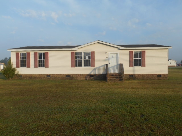 103 Country Pointe Dr, Pikeville, NC 27863 